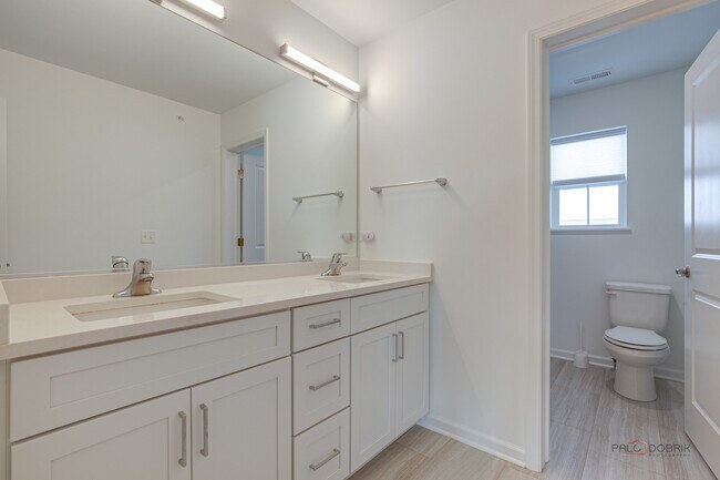 Building Photo - 2490 Olivia Ct