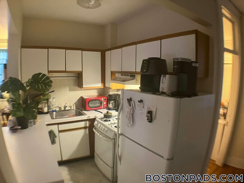 Building Photo - 1254 Commonwealth Ave