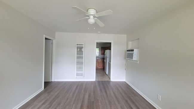 Building Photo - $400 off one month.  Call for details "Cha...