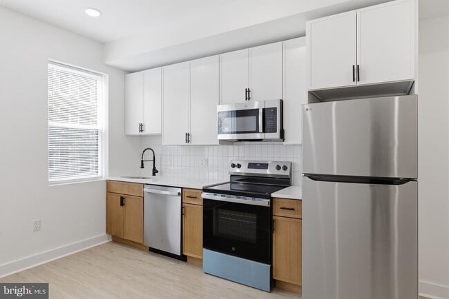 Building Photo - 4021 Brown St