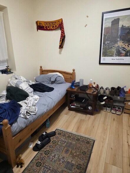 Building Photo - 65 Park Dr