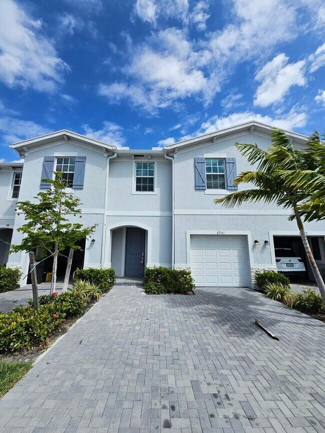 Building Photo - 6951 Harbours Edge Ave