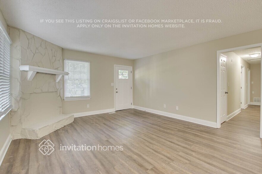 Building Photo - 3995 Willowbrook Dr
