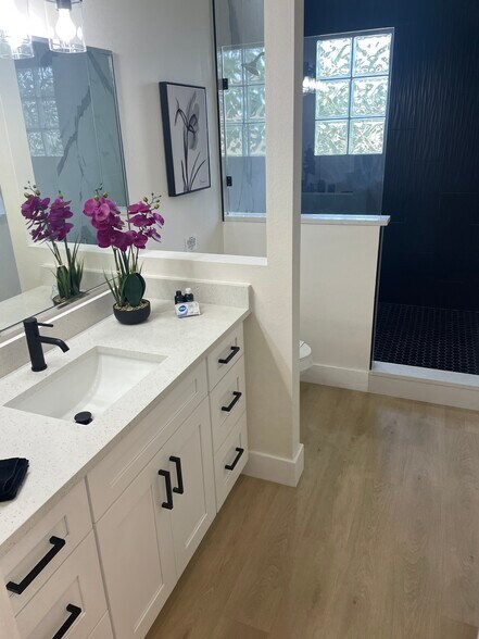 Building Photo - 37015 Waldo Dr