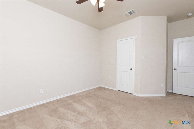 Building Photo - 3302 Vineyard Trail