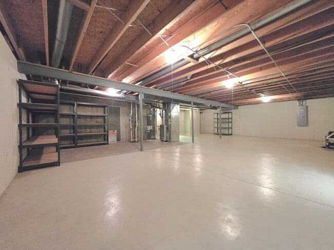 Building Photo - 713 Alsace Ct