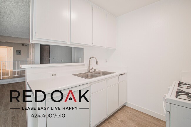 Building Photo - 8309 Cedros Ave