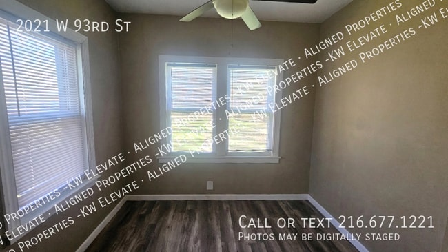 Building Photo - 2021 W 93rd St