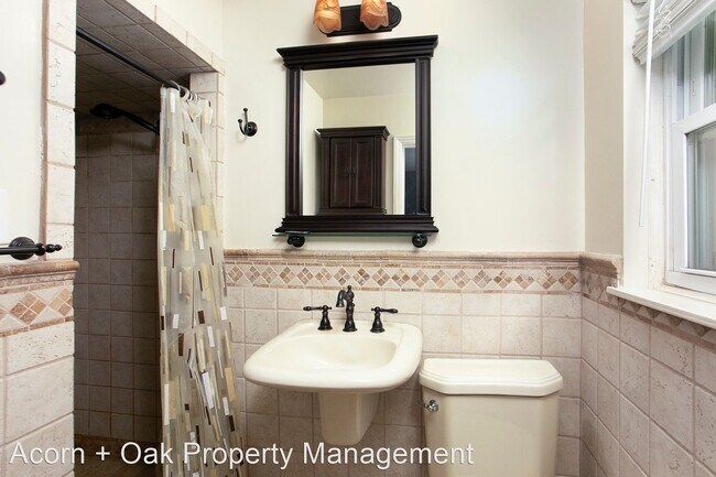 Building Photo - 3 br, 2 bath House - 210 Landsbury Dr.