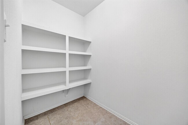 Building Photo - 16131 Sommerall Creek Ln