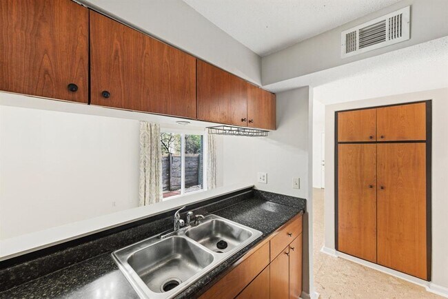 Building Photo - 7801 Shoal Creek Blvd