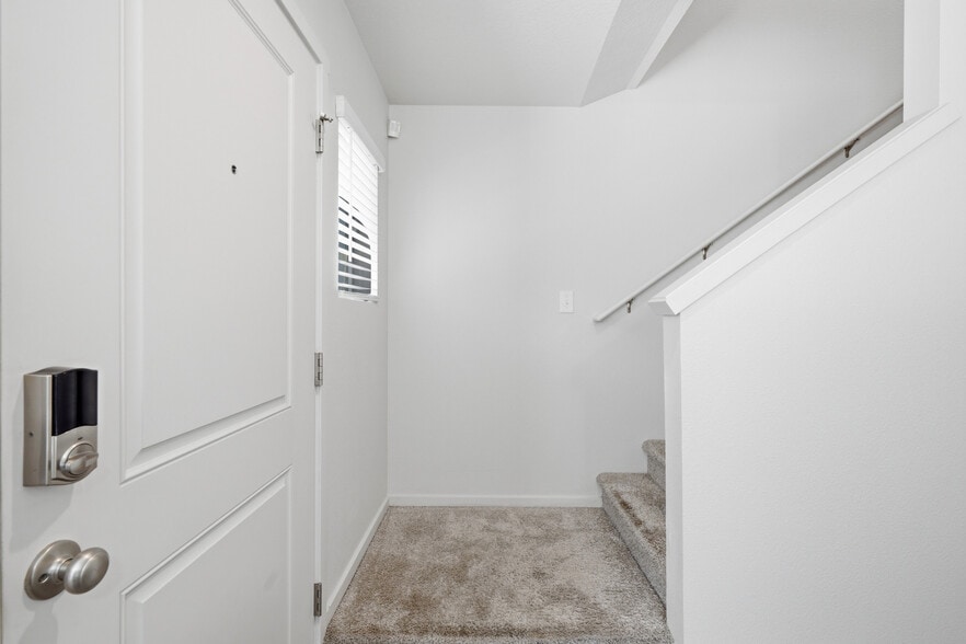 Building Photo - 619 NE 137th Ave