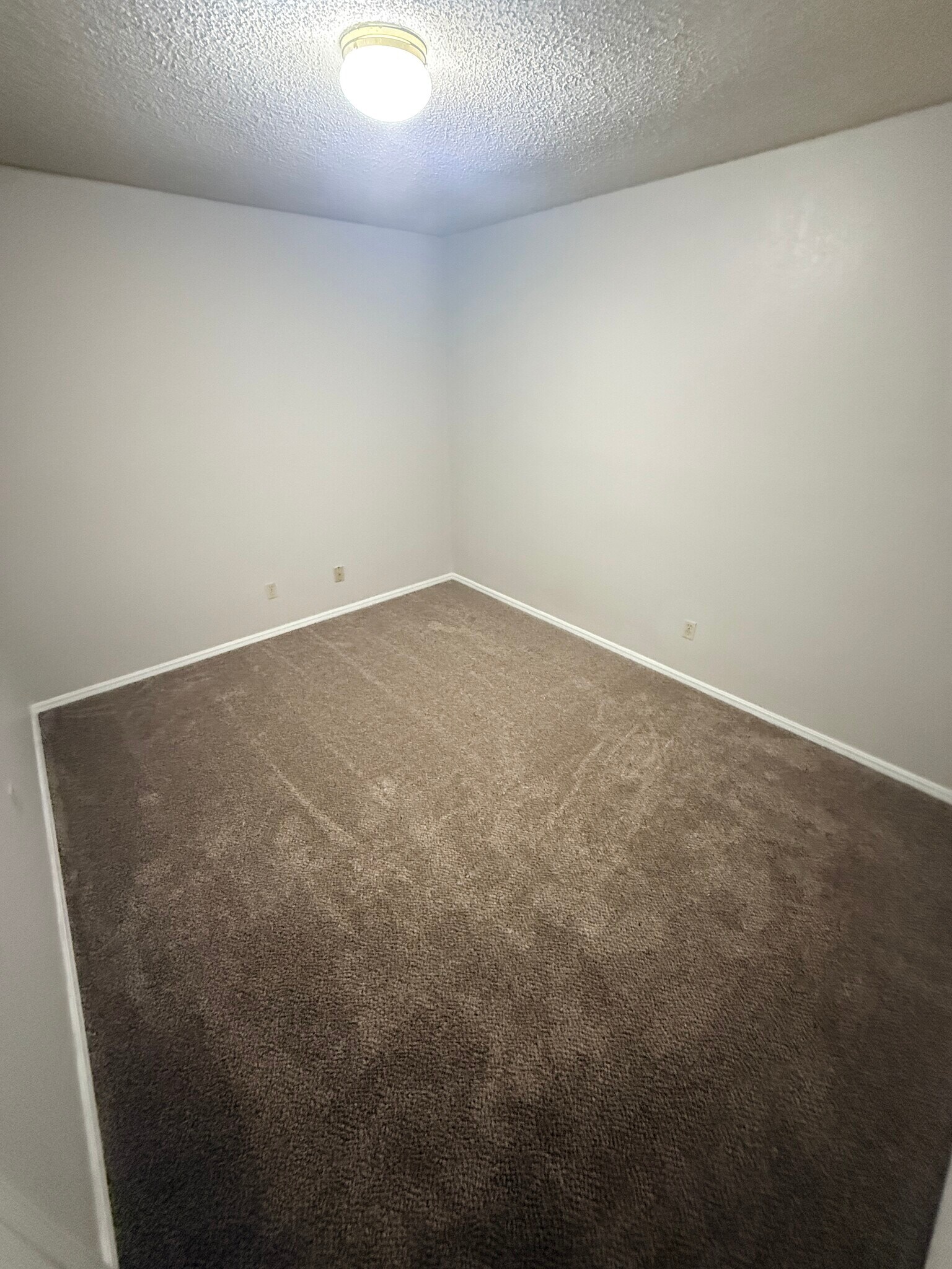 Building Photo - 828 Hardy Springs Cir