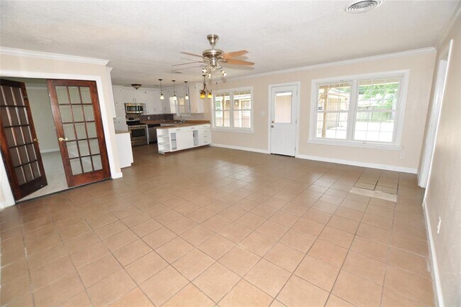 Building Photo - 23114 Laura Ln
