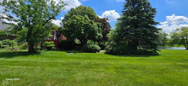 Building Photo - 9628 Summerlakes Dr