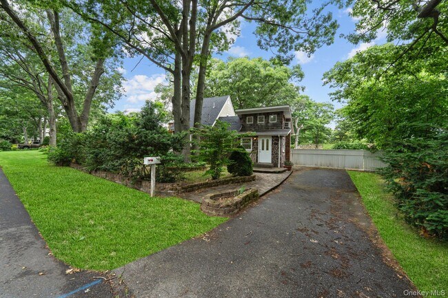 Building Photo - 241 Pawnee Ave