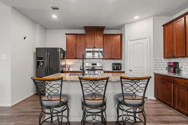 Building Photo - 819 Spruce Pine Dr