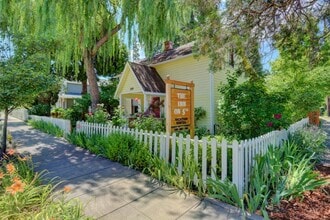 Building Photo - Perfect Furnished Home in Jacksonville!