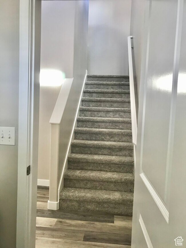 Building Photo - 455 S 390 W