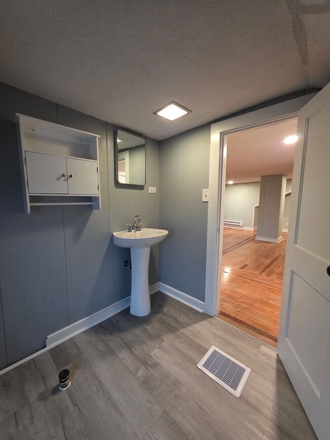 Building Photo - 116 Sixth Avenue