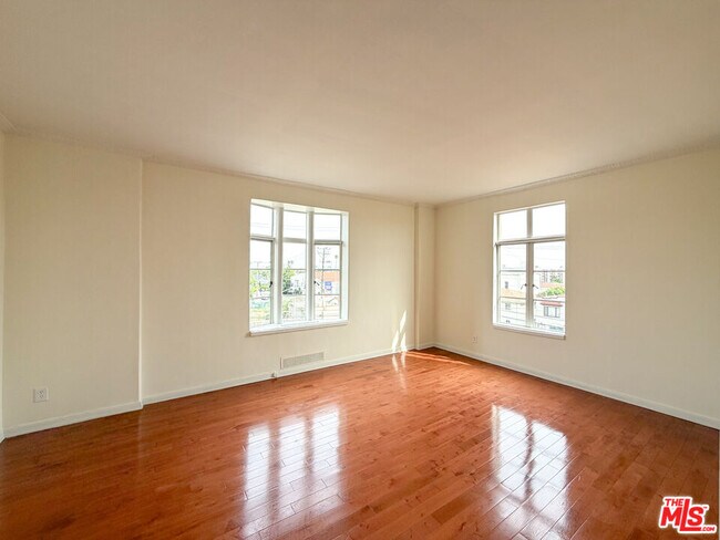 Building Photo - 1314 Hayworth Ave