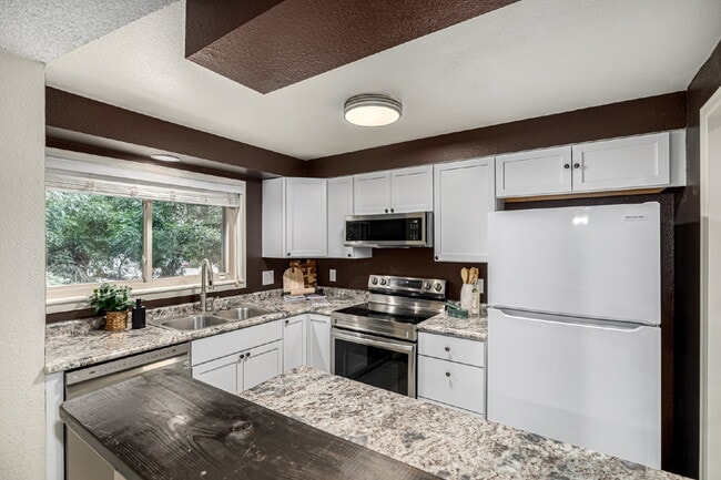 Building Photo - Two-Story home in  Cherry Creek Racquet Cl...