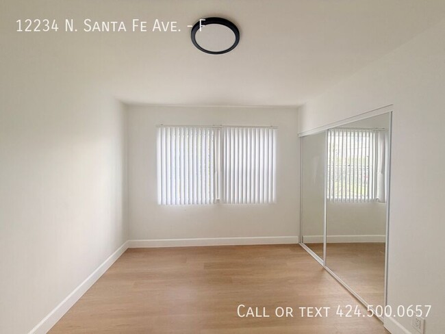Building Photo - 12234 N Santa Fe Ave