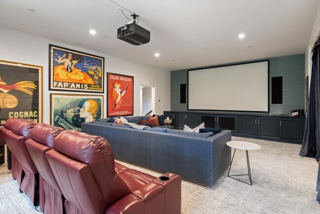 Building Photo - 289 Exhibition Ln