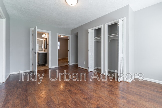 Building Photo - 724 E Pleasant Run Parkway North Dr