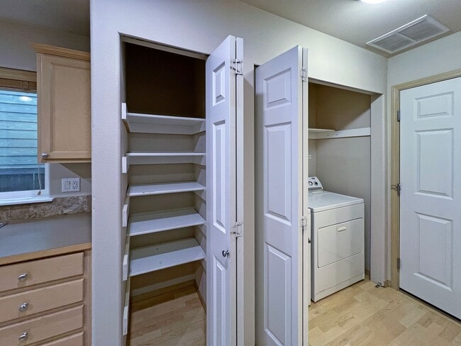 Building Photo - 3 Bedroom  2 Bath Home in Desirable Maple Valley