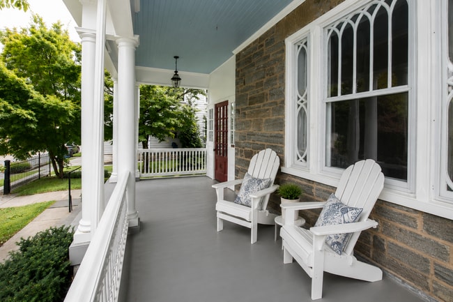 Building Photo - Beautiful Victorian Style Home Chestnut Hill