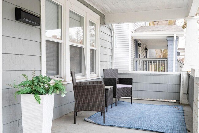 Building Photo - 975 Heyl Ave