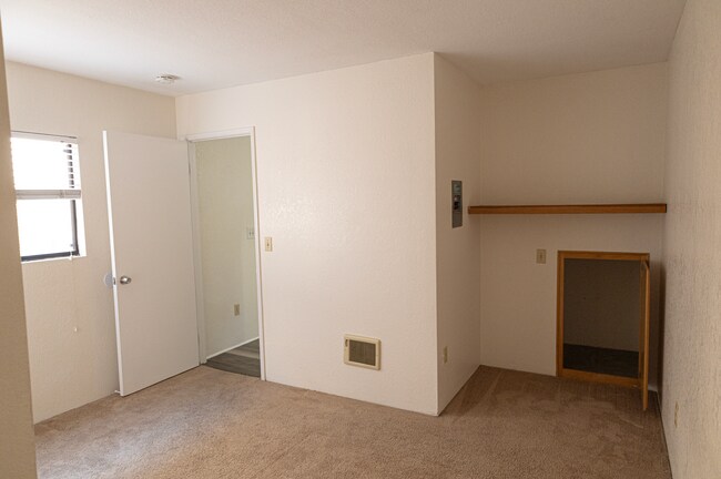 Building Photo - 3826 Shasta St