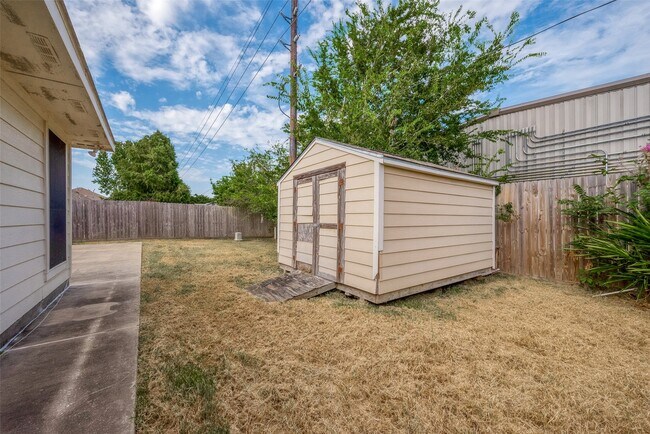 Building Photo - 8714 Pleasantbrook Dr