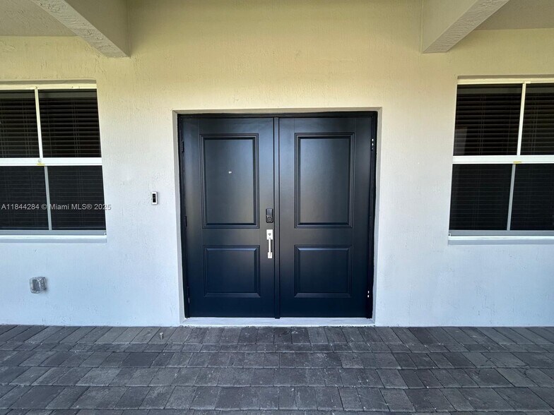 Building Photo - 16740 SW 290th Ln