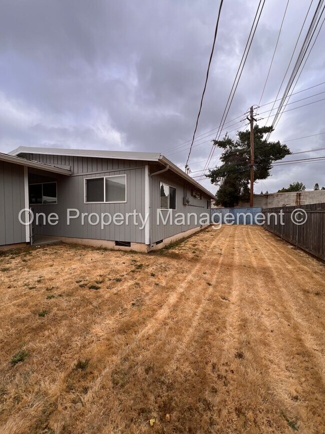 Building Photo - 119 SE 98th Ave