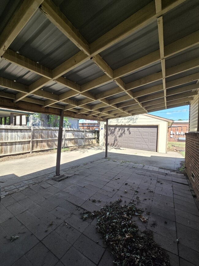 Building Photo - 902 N Colorado St