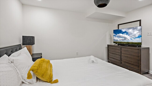 Building Photo - 135 69th St