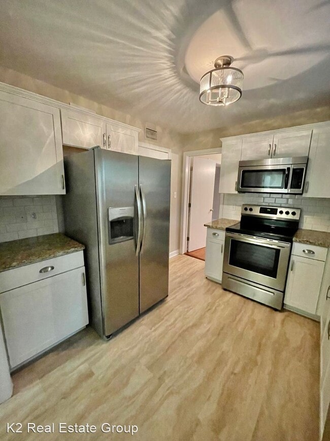 Building Photo - 4 br, 2.5 bath House - 2736 Lawton Bluff Road