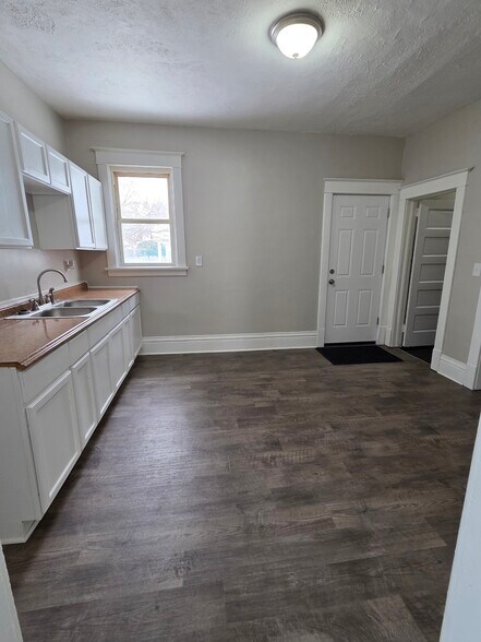 Building Photo - 295 Mason Ave