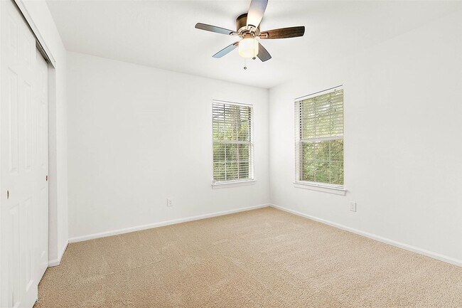 Building Photo - 8 Greentwig Pl