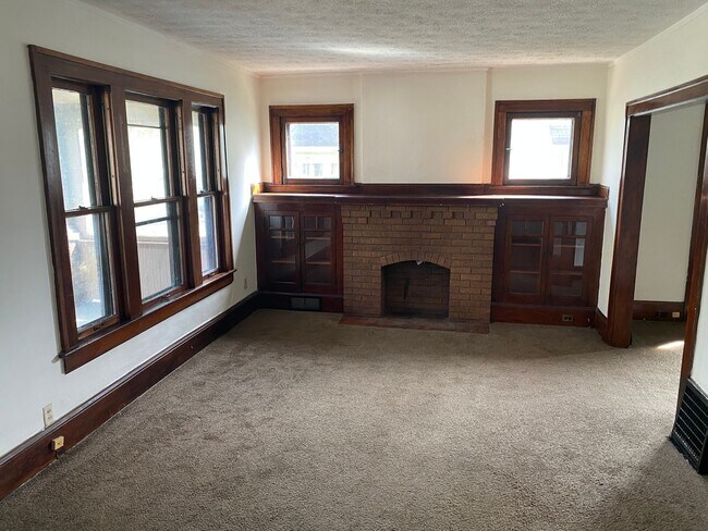 Building Photo - Charming 4-Bedroom Single Family Home for Rent!