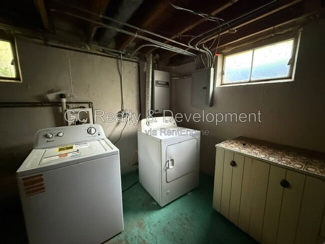Building Photo - 1S676 S Ott Ave