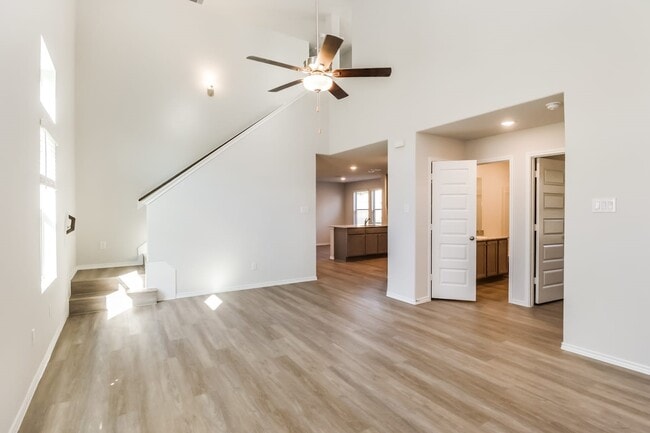 Building Photo - 10735 Sunlit St