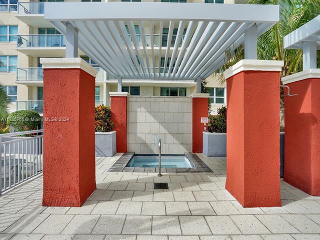 Building Photo - 1155 Brickell Bay Dr