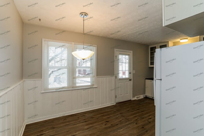 Building Photo - 7400 Hickman St