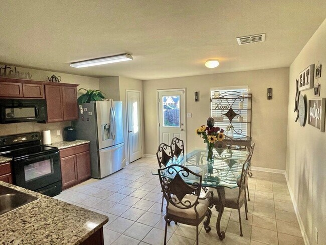 Building Photo - 2305 Willard Way