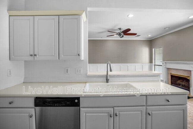 Building Photo - 428 Cambrian Ridge Trail