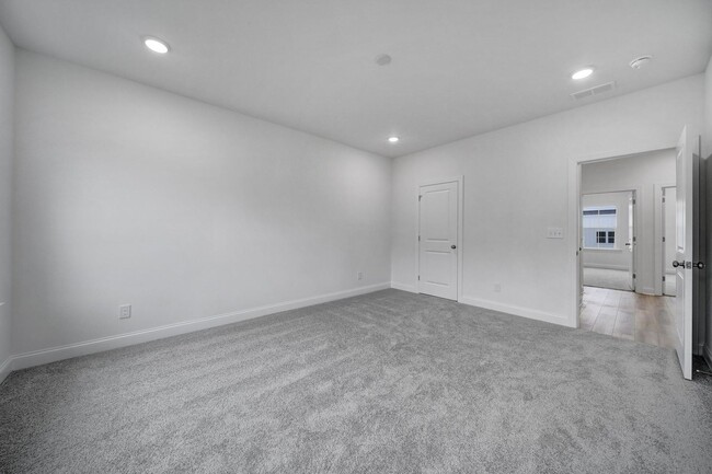 Building Photo - Gorgeous Brand New Townhome in Concord nea...