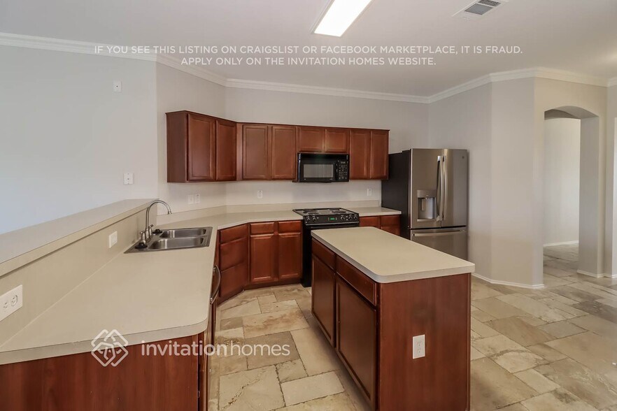 Building Photo - 3405 Charing Cross Rd